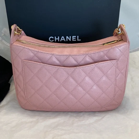 CHANEL Timeless Quilted CC Shoulder Bag - Picture 3 of 16